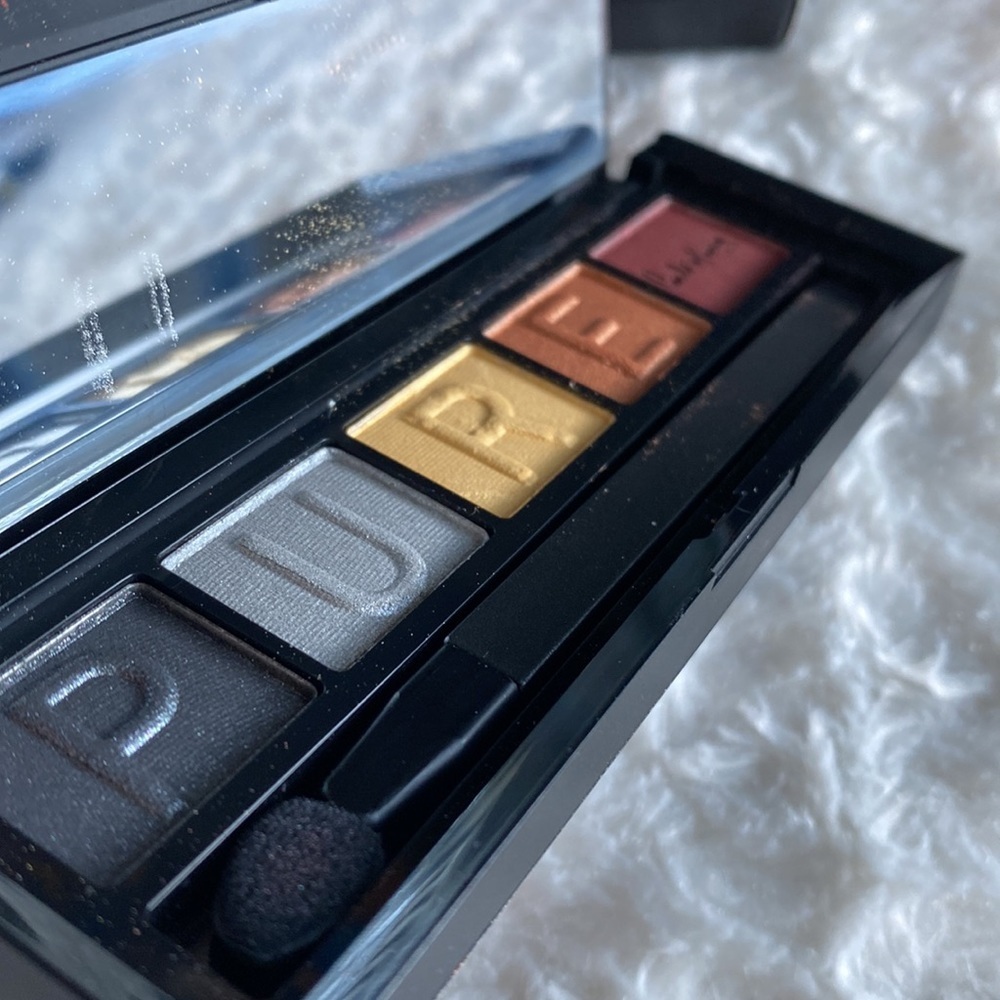 Pure eyeshadow palette